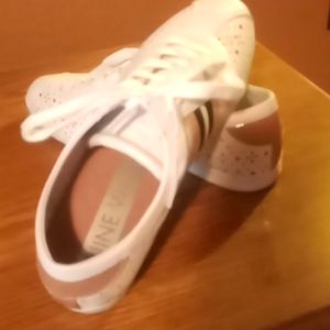 Tennis shoes Nine West